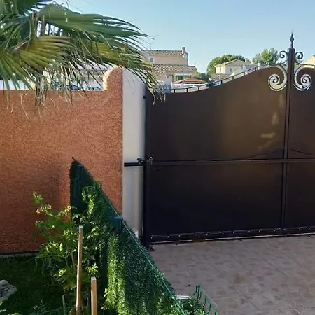 Provencale Climatisee Avec Piscine Privee * Saint-Gilles (Gard)